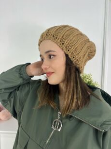 BY O LA LA...! CZAPKA ZIMOWA SMERFETKA AMBER