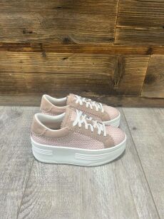 BY O LA LA...! SNEAKERSY TRAMPKI NA GRUBEJ PODESZWIE RAFIA RÓŻ