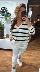 BY O LA LA! BLUZA W PASY V-NECK KOKOS/CZARNA