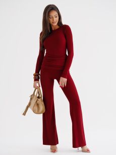 BY O LA LA...! KOMBINEZON Z MARSZCZENIEM W PASIE MERLOT (BORDO)