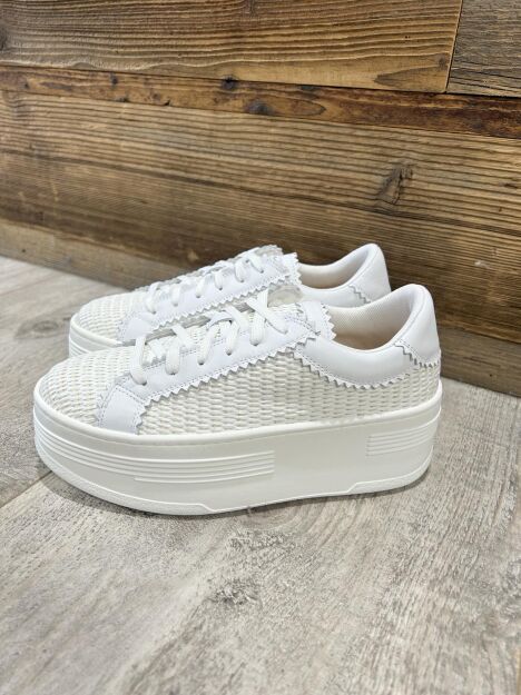 BY O LA LA...! SNEAKERSY TRAMPKI NA GRUBEJ PODESZWIE RAFIA BIAŁE/ŚMIETANA