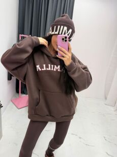 LA MILLA OVERSIZOWA BLUZA KANGURKA Z LOGO CZEKOLADA