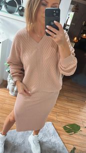 BY O LA LA...! OVERSIZOWY SWETER PRĄŻKI PUDER RÓŻ