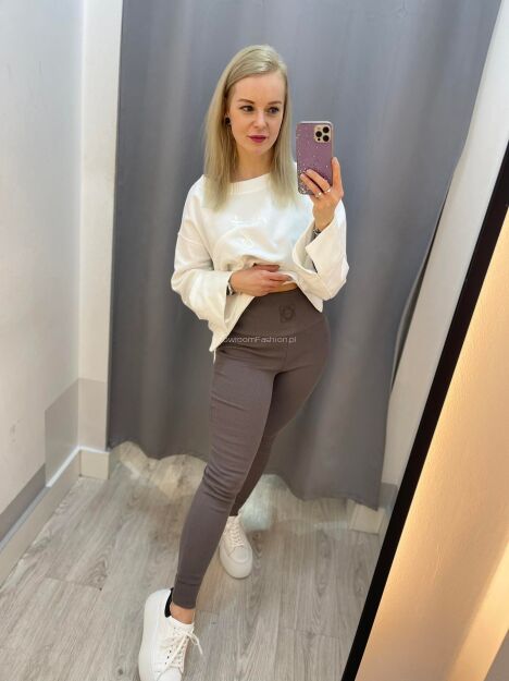 BY O LA LA ! PRĄŻKOWANE LEGGINSY LOGO KAMIENNY BRĄZ