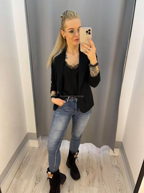 BY O LA LA! SPODNIE JEANSY Z PRZESZYCIEM NA KOLANACH 