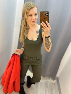 BY O LA LA! SPODNIE WOSKOWANE Z GUZIKAMI KHAKI