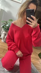 BY O LA LA...! OVERSIZOWY SWETER PRĄŻKI MAGENTA