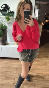 BY O LA LA...! CIENKI OVERSIZOWY SWETER V-NECK MAGENTA
