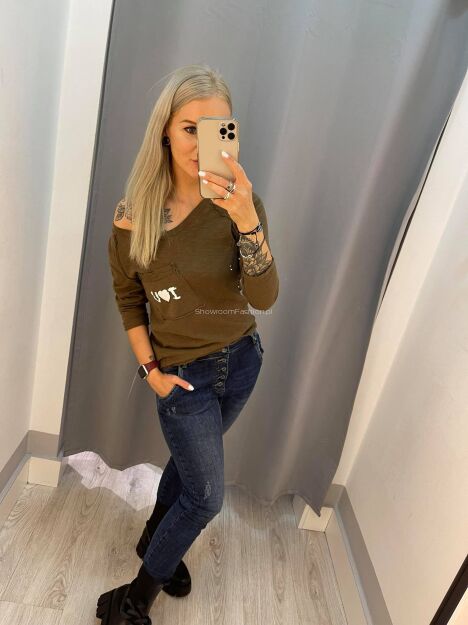 BY O LA LA...! BLUZKA BASIC Z KIESZONKĄ I LOVE YOU CZEKOLADA