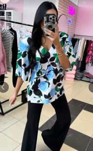 LA MILLA BLUZKA T-SHIRT OVERSIZE NIEBIESKIE KWIATY/BIEL