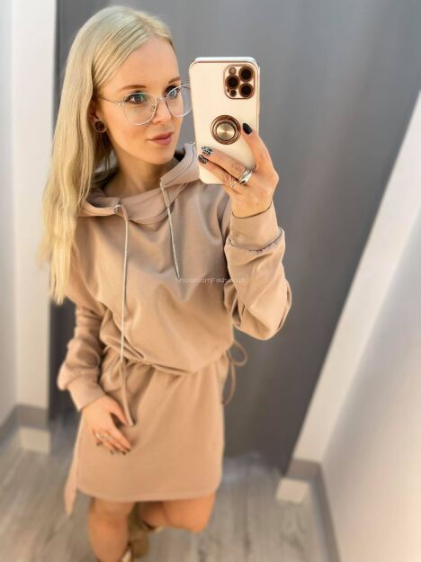 BY O LA LA ! DRESOWA SUKIENKA Z KAPTUREM BEŻ