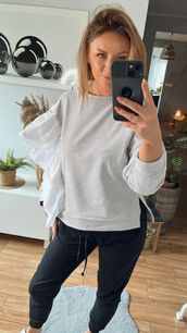 BY O LA LA! DRESOWA BLUZA Z FALBANĄ SZARA