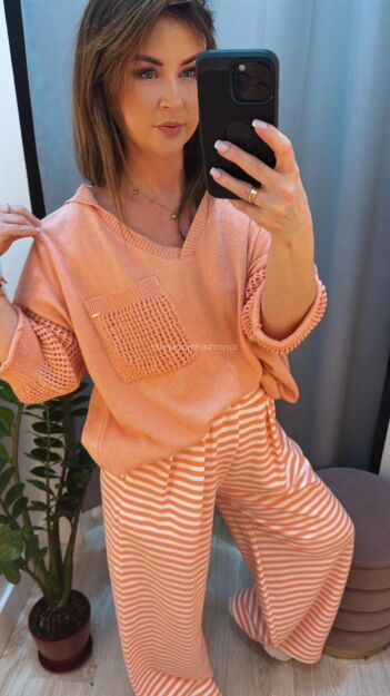 BY O LA LA...! SWETER Z AŻUROWYM KAPTUREM PAPAYA