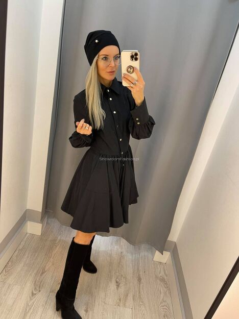 BY O LA LA! ROZKLOSZOWANA SUKIENKA KOSZULOWA CZARNA
