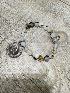 BY O LA LA ! BRANSOLETKA Z KAMIENI NATURALNYCH ZE SREBRNĄ MONETĄ AGAT