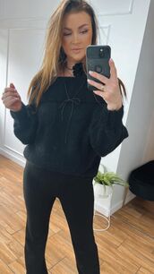 BY O LA LA...! SWETER GOLF ODSŁONIĘTE RAMIONA CZARNY