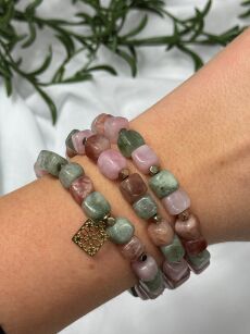 BY O LA LA ! BRANSOLETKA Z KAMIENI NATURALNYCH KWADRATOWA RÓŻ/ZIELEŃ/MULTICOLOR/ZŁOTO