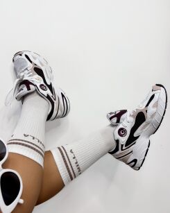 LA MILLA SKARPETY DŁUGIE Z LOGO BIAŁE/CZEKOLADA